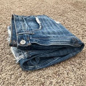 Abercrombie & Fitch Distressed Baggy Mom Jeans